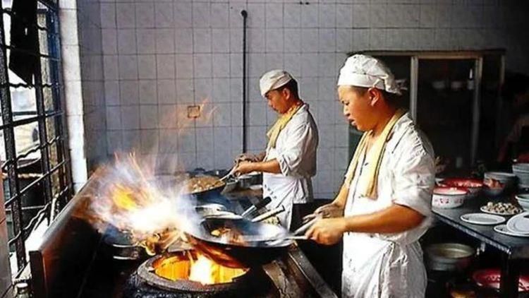 午夜成人在线视频